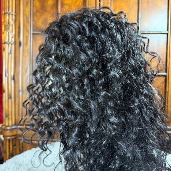 Pazazz PL-Sanya 28" Lace Front Wavy Color 1B Synthetic Wig - Picture 10 of 16